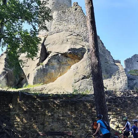 Bartosova Pec Frýdštejn
